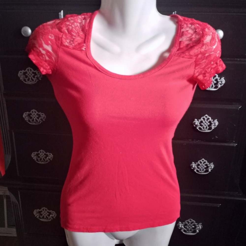 Wet Seal Solid Red Short Sleeve Shirt w/Lace
